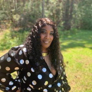 Meet your Posher, Debra